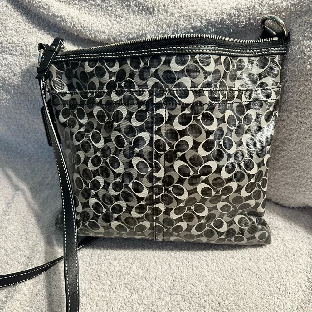 Coach - Picture 3 of 5